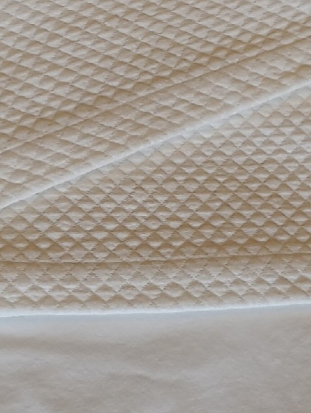 Williams Sonoma Cream Cotton Mini Diamond Matelasse Bed Skirt - Picture 6 of 10